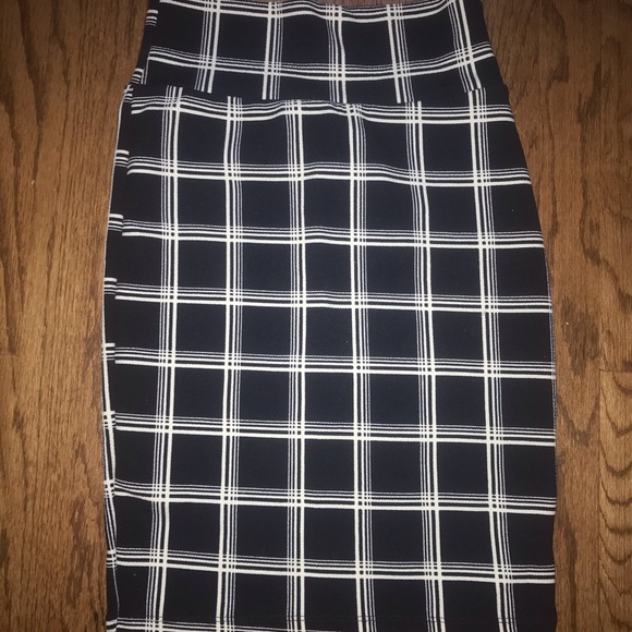 EUC LuLaRoe Xs slim skirt. Stretchy - Picture 1 of 3